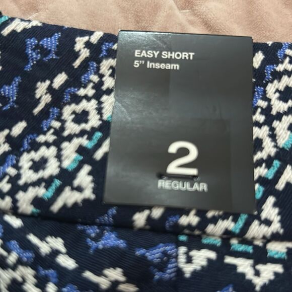 The Limited Blue and White Patterned Shorts size 2 - Picture 4 of 7